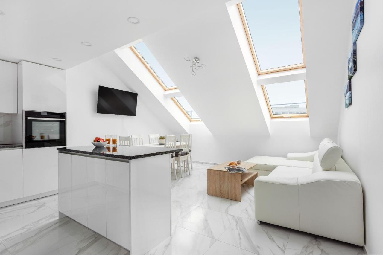 Luxurious Kaunas Basilica Apartment In Old Town By Urban Rent Ngoại thất bức ảnh