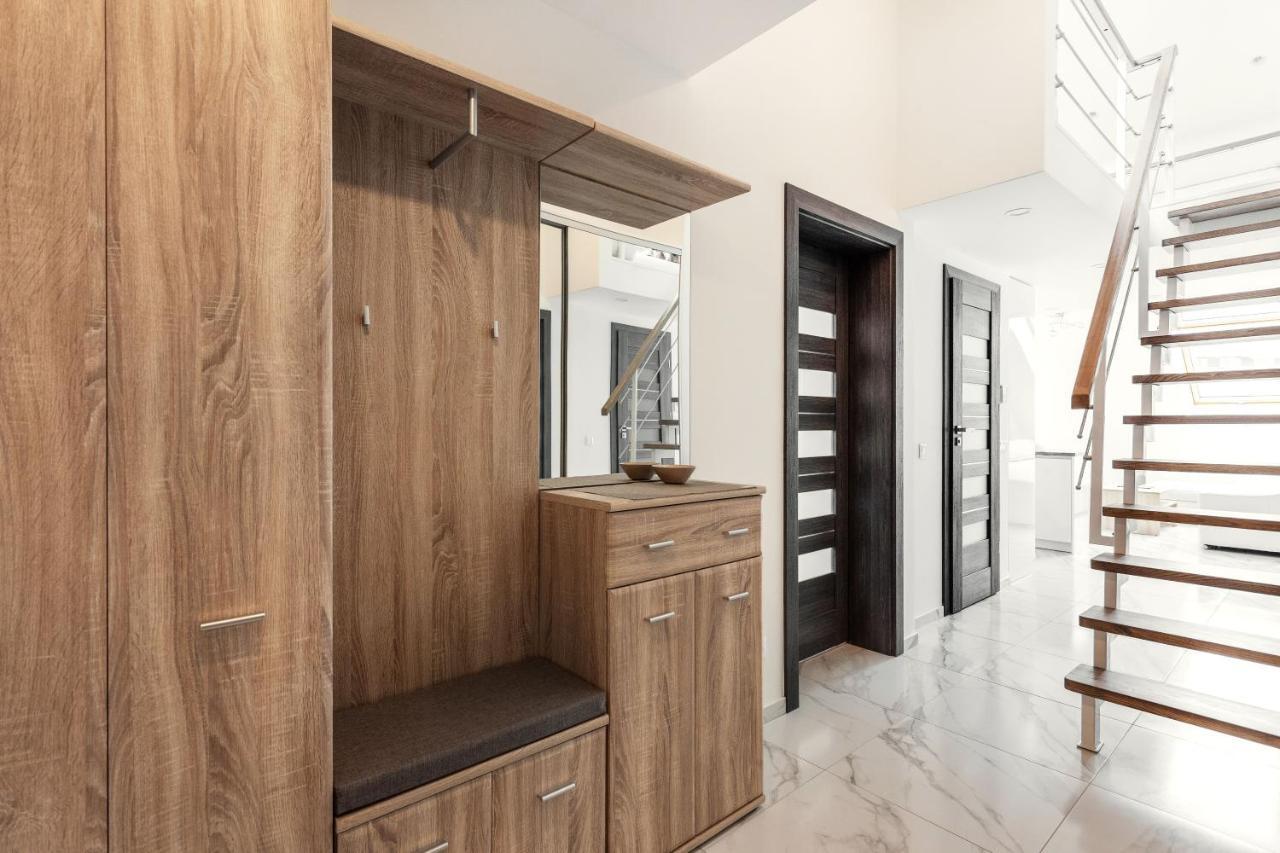 Luxurious Kaunas Basilica Apartment In Old Town By Urban Rent Ngoại thất bức ảnh