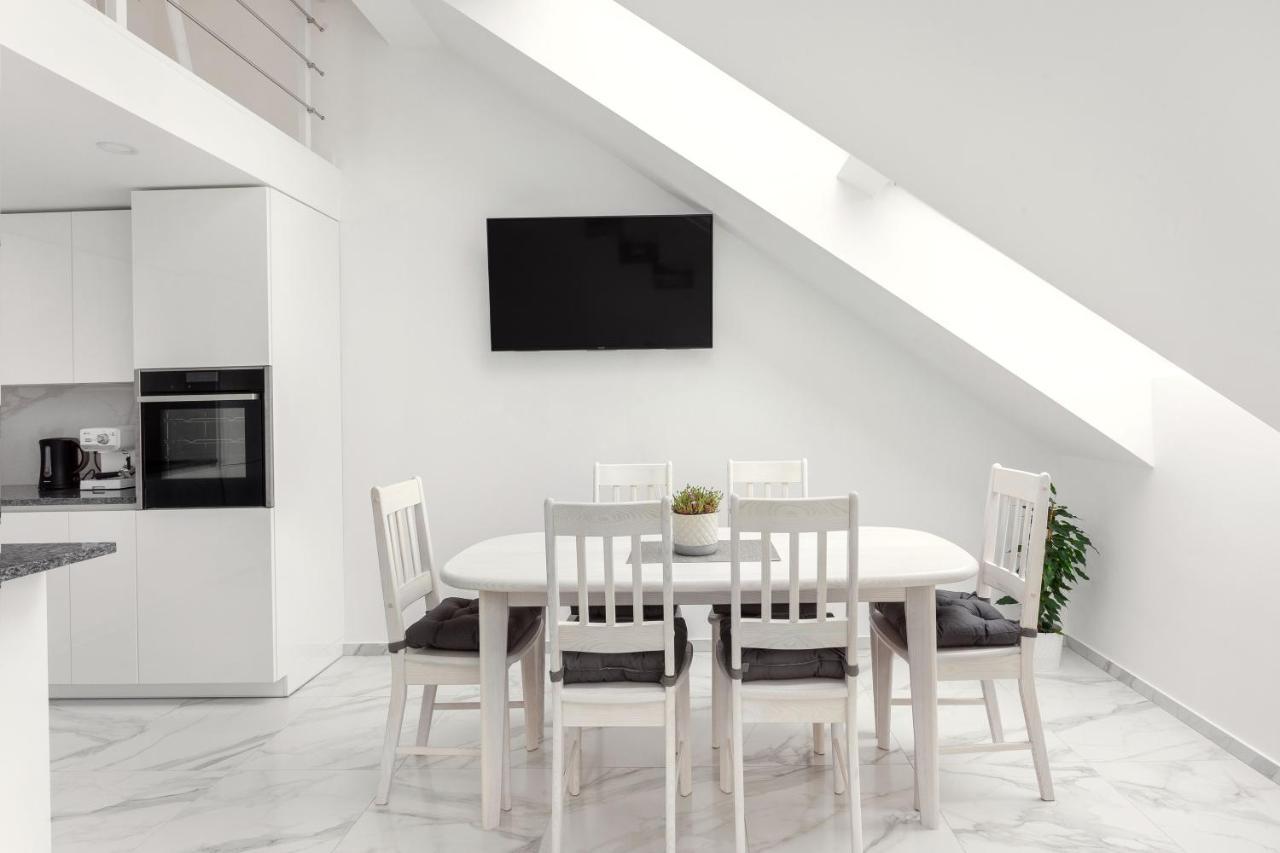 Luxurious Kaunas Basilica Apartment In Old Town By Urban Rent Ngoại thất bức ảnh