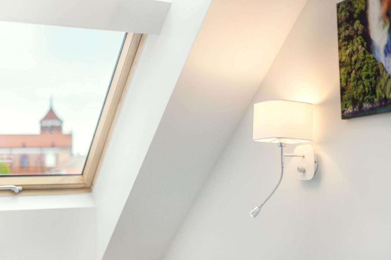 Luxurious Kaunas Basilica Apartment In Old Town By Urban Rent Ngoại thất bức ảnh